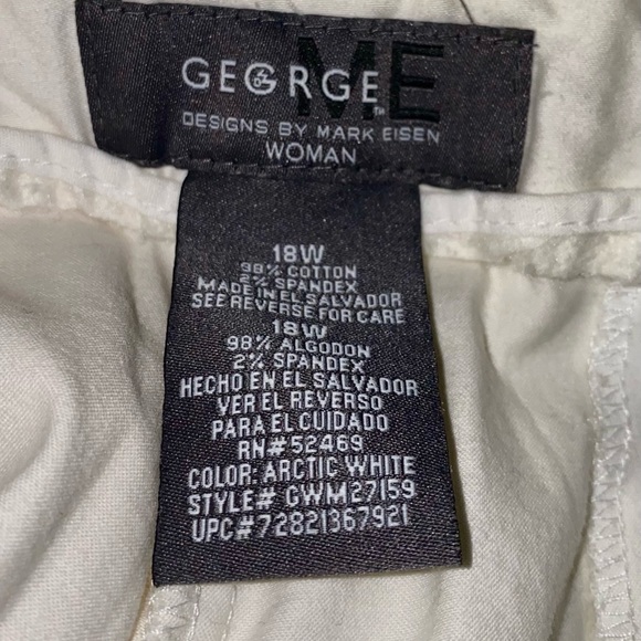 COPY - White Capris Pants, 18W, George by Mark Eisen, button-embellishment - Picture 6 of 6